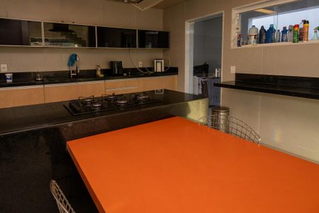 Casa de condomínio à venda com 350m², 3 quartos e 2 vagasCozinha