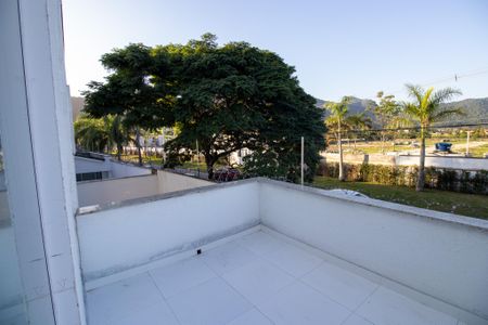 Casa de condomínio à venda com 350m², 3 quartos e 2 vagasVaranda