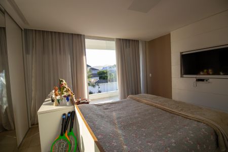 Casa de condomínio à venda com 350m², 3 quartos e 2 vagasSuite 2