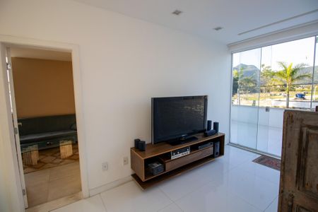 Casa de condomínio à venda com 350m², 3 quartos e 2 vagasHall