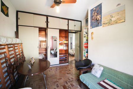 Casa à venda com 270m², 4 quartos e 4 vagas Casa à venda com 270m², 4 quartos e 4 vagasQuarto 2