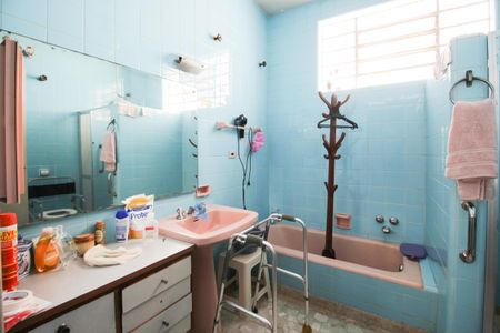 Casa à venda com 270m², 4 quartos e 4 vagas Casa à venda com 270m², 4 quartos e 4 vagasBanheiro 1