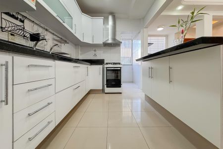 Apartamento à venda com 118m², 2 quartos e sem vaga Apartamento à venda com 118m², 2 quartos e sem vagaCozinha