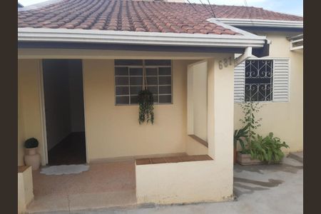 Casa à venda com 77m², 3 quartos e 1 vagaFoto 02