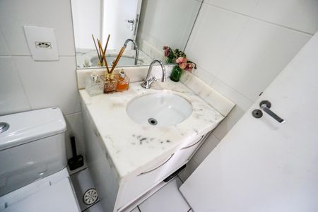 Apartamento à venda com 73m², 2 quartos e 2 vagasBanheiro da suíte