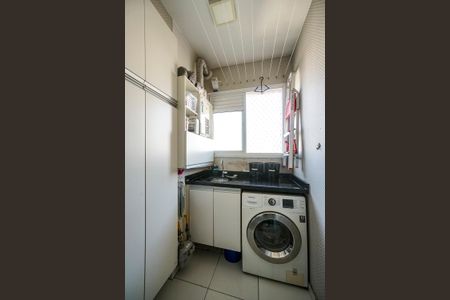 Apartamento à venda com 73m², 2 quartos e 2 vagasÁrea de serviço