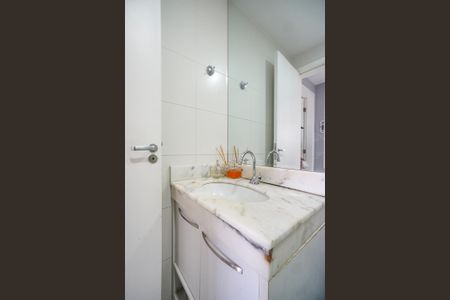 Apartamento à venda com 73m², 2 quartos e 2 vagasBanheiro social