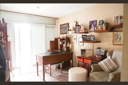 Apartamento à venda com 3 quartos, 240m² em Vila Alexandria, São Paulo