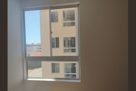 Sala de apartamento à venda com 2 quartos, 46m² em Alvorada, Contagem