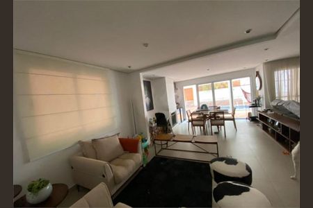 Casa à venda com 3 quartos, 318m² em Santo Amaro, São Paulo