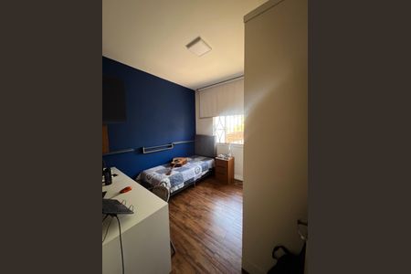 Casa à venda com 800m², 4 quartos e 5 vagas Casa à venda com 800m², 4 quartos e 5 vagasQuarto 4