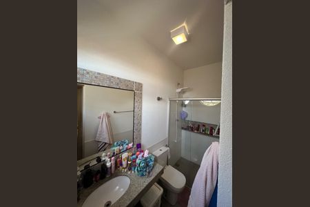 Casa à venda com 800m², 4 quartos e 5 vagas Casa à venda com 800m², 4 quartos e 5 vagasBanheiro 1