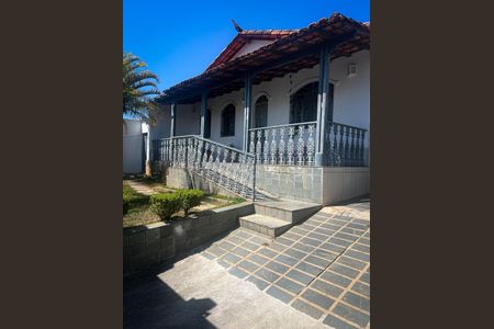 Casa à venda com 800m², 4 quartos e 5 vagas Casa à venda com 800m², 4 quartos e 5 vagasÁrea Externa