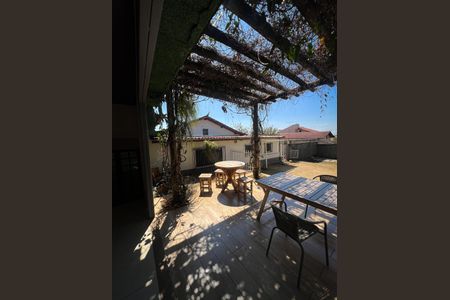 Casa à venda com 800m², 4 quartos e 5 vagas Casa à venda com 800m², 4 quartos e 5 vagasÁrea Externa