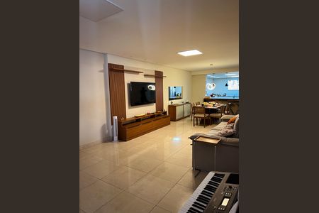 Sala de casa à venda com 4 quartos, 800m² em Novo Progresso, Belo Horizonte