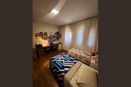 Casa à venda com 800m², 4 quartos e 5 vagas Casa à venda com 800m², 4 quartos e 5 vagasQuarto 2