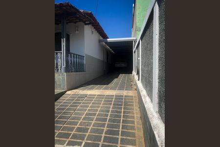 Casa à venda com 800m², 4 quartos e 5 vagas Casa à venda com 800m², 4 quartos e 5 vagasGaragem