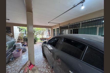 Casa à venda com 360m², 3 quartos e 4 vagas Casa à venda com 360m², 3 quartos e 4 vagasGaragem