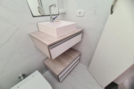 Banheiro de casa para alugar com 2 quartos, 55m² em Cidade São Mateus, São Paulo