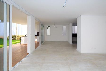 Casa à venda com 380m², 5 quartos e 4 vagas