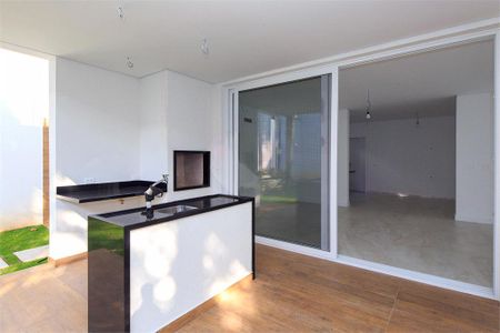 Casa à venda com 380m², 5 quartos e 4 vagas