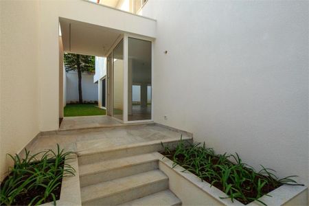 Casa à venda com 380m², 5 quartos e 4 vagas