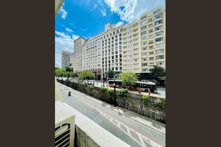 Vista Sala de apartamento para alugar com 1 quarto, 32m² em Consolação, São Paulo