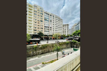 Vista Sala de apartamento para alugar com 1 quarto, 32m² em Consolação, São Paulo