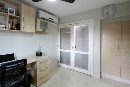 Casa de condomínio à venda com 176m², 5 quartos e 4 vagas Casa de condomínio à venda com 176m², 5 quartos e 4 vagasSuíte 1