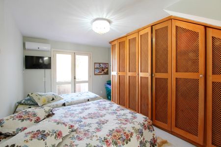 Casa de condomínio à venda com 176m², 5 quartos e 4 vagas Casa de condomínio à venda com 176m², 5 quartos e 4 vagasQuarto 2