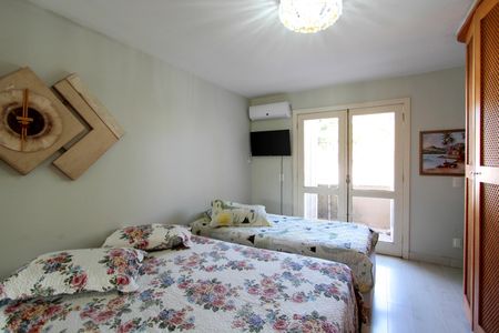 Casa de condomínio à venda com 176m², 5 quartos e 4 vagas Casa de condomínio à venda com 176m², 5 quartos e 4 vagasQuarto 2