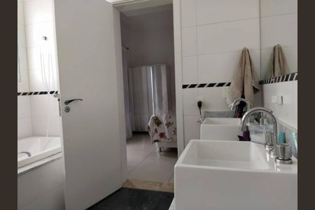 Casa à venda com 358m², 4 quartos e 1 vaga