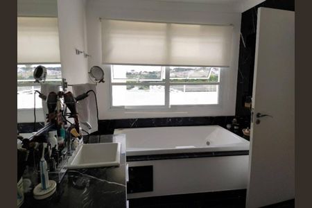 Casa à venda com 358m², 4 quartos e 1 vaga