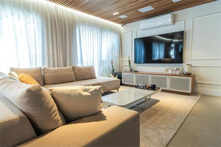 Casa à venda com 4 quartos, 350m² em Vila Sofia, São Paulo