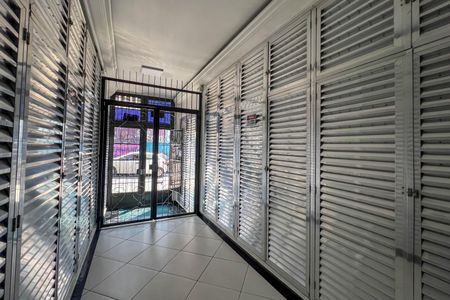 Apartamento à venda com 69m², 2 quartos e sem vaga Apartamento à venda com 69m², 2 quartos e sem vagaHall de entrada