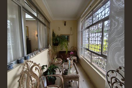 Casa para alugar com 280m², 5 quartos e 3 vagas Casa para alugar com 280m², 5 quartos e 3 vagasEntrada