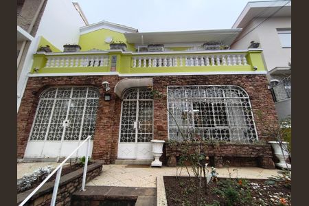 Casa para alugar com 280m², 5 quartos e 3 vagas Casa para alugar com 280m², 5 quartos e 3 vagasFachada