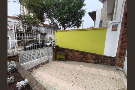 Casa para alugar com 280m², 5 quartos e 3 vagas Casa para alugar com 280m², 5 quartos e 3 vagasEntrada