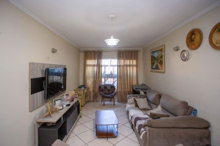 Casa à venda com 275m², 4 quartos e 2 vagasSala de TV