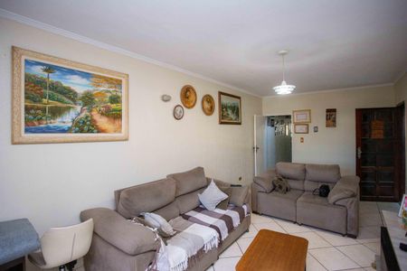 Casa à venda com 275m², 4 quartos e 2 vagasSala de TV