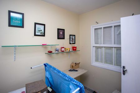 Casa à venda com 275m², 4 quartos e 2 vagasQuarto de Serviço