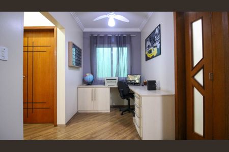 Casa à venda com 197m², 5 quartos e 3 vagas Casa à venda com 197m², 5 quartos e 3 vagasEscritório