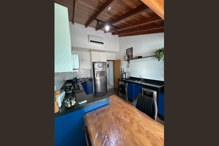 Apartamento à venda com 94m², 2 quartos e 1 vaga Apartamento à venda com 94m², 2 quartos e 1 vagaCozinha e Área de Serviço