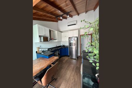 Apartamento à venda com 94m², 2 quartos e 1 vaga Apartamento à venda com 94m², 2 quartos e 1 vagaCozinha e Área de Serviço