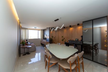 Apartamento à venda com 71m², 3 quartos e 3 vagas Apartamento à venda com 71m², 3 quartos e 3 vagasSala