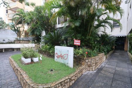 Apartamento para alugar com 97m², 2 quartos e 1 vaga Apartamento para alugar com 97m², 2 quartos e 1 vagaFachada