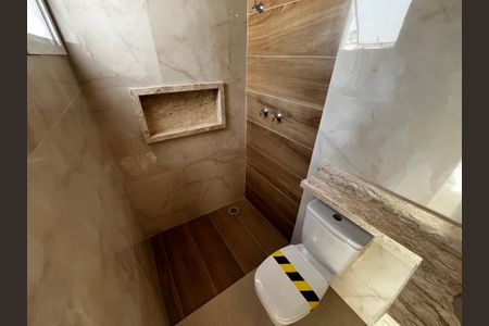 Casa à venda com 130m², 3 quartos e 3 vagasBanheiro da Suíte 1