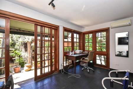 Casa à venda com 620m², 3 quartos e 4 vagasÁrea comum - Academia