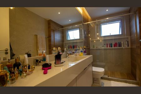 Apartamento à venda com 160m², 3 quartos e 3 vagasBanheiro da Suíte