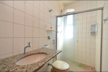 Apartamento à venda com 68m², 2 quartos e 2 vagas Apartamento à venda com 68m², 2 quartos e 2 vagasBanheiro Social